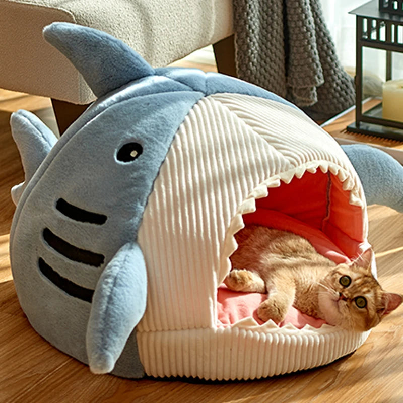 Closed Cat Bed - Warm House with Pillow and Mat