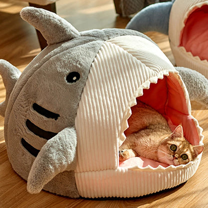 Closed Cat Bed - Warm House with Pillow and Mat
